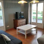 度假居 L Etablissement Gold Propose 1 Maison 80m2 Avec Terrain 500m2 Parking Prive A 4 Min Du Port Artificiel D Arromanches Services Accueil Personnalise Lits Faits Serviettes Menage Netflix Wifi Sur Veloroute Ryes