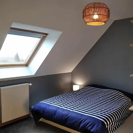 L Etablissement Gold Propose 1 Maison 80m2 Avec Terrain 500m2 Parking Prive A 4 Min Du Port Artificiel D Arromanches Services Accueil Personnalise Lits Faits Serviettes Menage Netflix Wifi Sur Veloroute Ryes