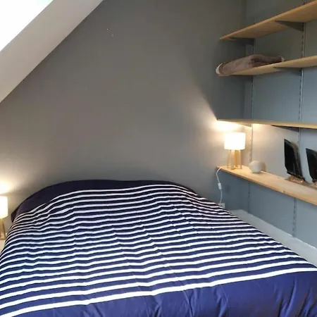 L Etablissement Gold Propose 1 , Maison 80m2 Avec Terrain 500m2, Parking Prive A 4 Min Du Port Artificiel D Arromanches, Services Accueil Personnalise, Lits Faits, Serviettes, Menage, Netflix, Wifi *
