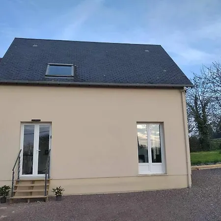 Σπίτι διακοπών L Etablissement Gold Propose 1 Maison 80m2 Avec Terrain 500m2 Parking Prive A 4 Min Du Port Artificiel D Arromanches Services Accueil Personnalise Lits Faits Serviettes Menage Netflix Wifi Sur Veloroute Ryes