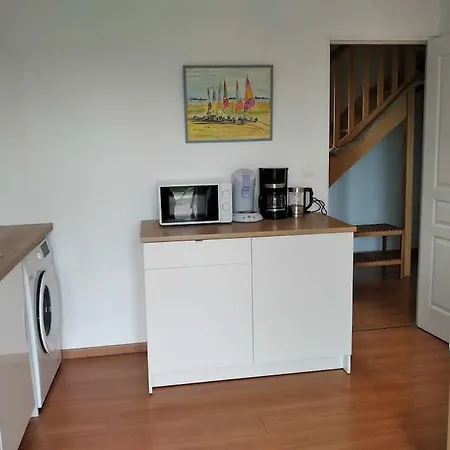L Etablissement Gold Propose 1 , Maison 80m2 Avec Terrain 500m2, Parking Prive A 4 Min Du Port Artificiel D Arromanches, Services Accueil Personnalise, Lits Faits, Serviettes, Menage, Netflix, Wifi * Ryes
