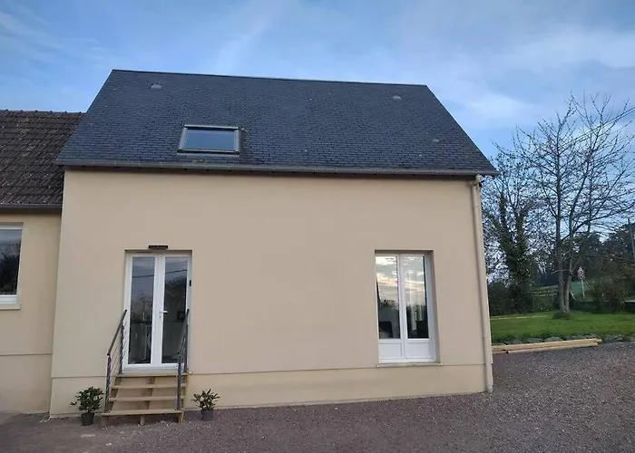 Casa vacanze L Etablissement Gold Propose 1 Maison 80m2 Avec Terrain 500m2 Parking Prive A 4 Min Du Port Artificiel D Arromanches Services Accueil Personnalise Lits Faits Serviettes Menage Netflix Wifi Sur Veloroute Ryes