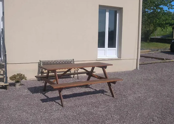 Casa vacanze L Etablissement Gold Propose 1 Maison 80m2 Avec Terrain 500m2 Parking Prive A 4 Min Du Port Artificiel D Arromanches Services Accueil Personnalise Lits Faits Serviettes Menage Netflix Wifi Sur Veloroute Ryes